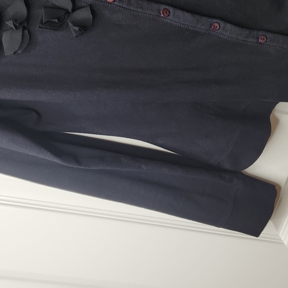 ELLE Women's Black Button Front V-Neck Rose Bud Detail Cardigan Sweater Size XS - Picture 5 of 11